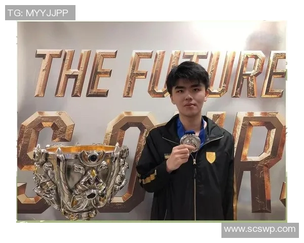 FPX逆袭之路揭秘：冠军杯背后的奋斗与荣耀